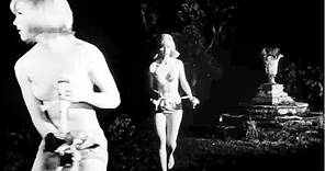 Luana Anders' Underwear Blooper in "Dementia 13" (Francis Ford Coppola, 1963)