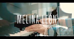 Predecible - Melina León (feat. Arthur Hanlon) - Official Music Video