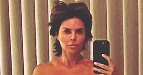 Lisa Rinna STRIPS DOWN to Ring in 2024!
