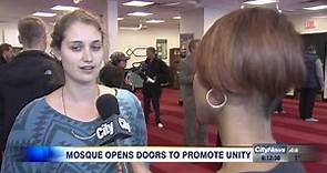 Video: Toronto mosque holds open house after anti-Islam protest