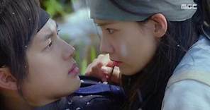 [The King in Love]왕은 사랑한다ep.01,02 (thrill of attention)Si-wan and Yoona, extremely close touch.