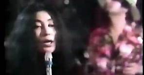Yoko Ono singing "Joseijoi Banzai" 1973