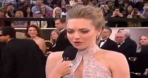 Oscars 2013: Amanda Seyfried on Red Carpet Dress Interview (OSCAR 2013)