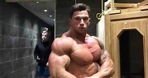 Shredded-Lord, Craig Morton hits an incredible pose at the gym.