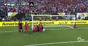 Gary Medel choca contra el poste del arco Final Copa América Centenario