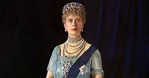 How Queen Mary Became the Royal Master of the Jewelry Makeover