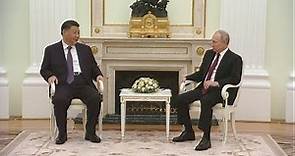 Putin diz a Xi Jinping que vai discutir proposta da China pelo fim da guerra | AFP
