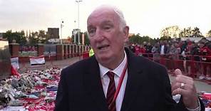 "POETRY IN MOTION" Alex Stepney remembers Sir Bobby Charlton