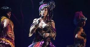 CHER: "Gypsys, Tramps and Thieves" live in las Vegas - Classic Cher