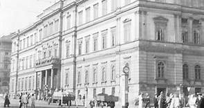 Kronprinzenpalais 1942 und danach: Könnte der Schlossplatz heute schöner sein?