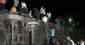 Hundreds killed in India train crash