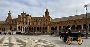 El Ayuntamiento de Sevilla plantea cobrar a los turistas por entrar a la Plaza de España y desata la polémica