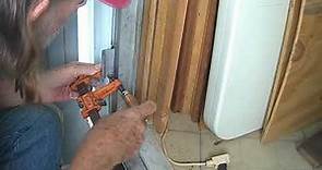 How to Fix Hinges on Mobile Home Exterior Door