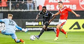 EN DIRECT - Ligue 2: Auxerre écrase Valenciennes, Laval s'offre le derby face à Angers