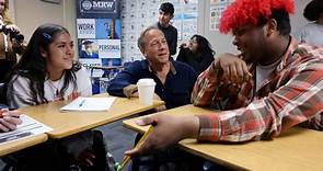 Mike Rowe of ‘Dirty Jobs’ unveils scholarship program at local high school