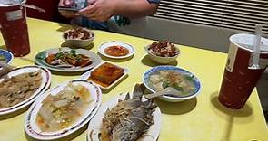 李坤城 - 坤城和 #青埔憨川 王義川，現在在 店小二吃魯肉飯囉，來不及過來的人，趕快來看直播喔👏