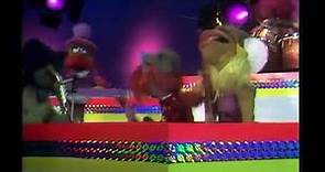 The Muppet Show - 116: Avery Schreiber - “Tenderly” (1976)