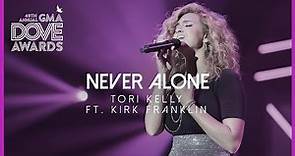 Tori Kelly ft Kirk Franklin: "Never Alone" (49th Dove Awards)
