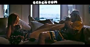 Isla Fisher En "The Beach Bum" | Español HD
