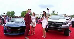 Mike Trout and his wife Jess appear on the red carpet
