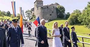 𝔏𝔞 𝔐𝔬𝔫𝔞𝔯𝔮𝔲í𝔞 on Instagram: "Galería de la Fiesta Nacional de Liechtenstein 2022, con el Príncipe Soberano Juan Adán II y su familia. 🇱🇮 👑 . #Liechtenstein #fetenationale #HansAdam #Royal #Monarchy #LaMonarquia #PrinceAlois"