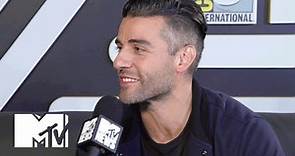 Oscar Isaac Reveals 4 Fun Facts About 'Star Wars: The Force Awakens' | Comic-Con 2015