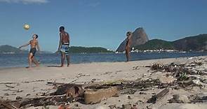 Contaminación en la Bahía de Guanabara en Brasil estropea imagen turística de Río de Janeiro