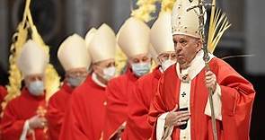 ¿Conoces el significado de la vestimenta que llevan los obispos y cardenales?