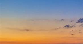 【#GOtrip日本】位於奈良的生駒山上遊園地，因為夜景十分漂亮而曾獲得「COOL JAPAN AWARD 2019」，夕陽也很好看，還可以騎着空中單車欣賞夕陽和夜景，下之去奈良旅行不妨一試！ 影片授權：@tabilabo_travel #日本 #奈良 #生駒山上遊園地 #GOtrip_sl | GOtrip 旅遊看世界