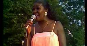Carrie Smith - Kansas City/I've Got A Right To Sing The Blues w Arnett Cobb etc. (Live video 1977)