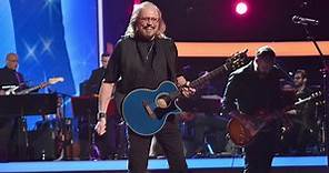 Barry Gibb: el último de los Bee Gees que llora la muerte de sus hermanos y logró sobrevivir gracias a la música