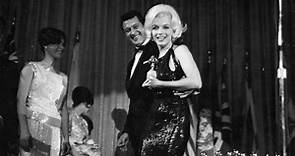 La historia del vestido que Marilyn Monroe llevó a los Globos de Oro en 1962
