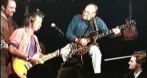 Keith Richards of The Rolling Stones Jamming with Les Paul! RARE Footage of Two Rock & Roll Icons