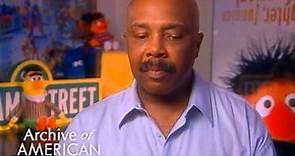 Roscoe Orman discusses working with the Muppets on "Sesame Street" - EMMYTVLEGENDS.ORG