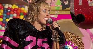 Miley Cyrus - Plastic Hearts (Live at the SuperBowl #TiktokTailgate)
