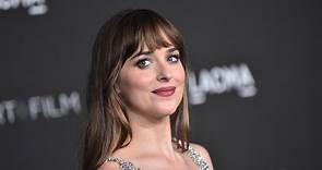 Dakota Johnson explica cómo usa su vibrador en la cara: "Es bueno"