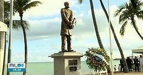 Estátua é inaugurada na Ponta Verde em homenagem ao Almirante Tamandaré