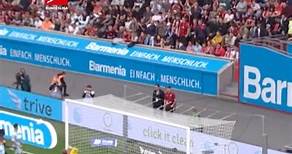 Marvin Schwäbe doing his best stretch Armstrong impression! 🙆‍♂️ #Bundesliga | #MD7 | #B04KOE | Bundesliga