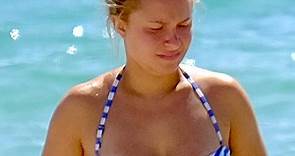 Hayden Panettiere Shows Off Her Baby Bump in a Bikini in Miami--See the Pic! - E! Online