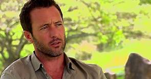 Alex O’Loughlin opens up about home and life in Hawaii.