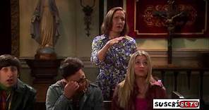 Penny y Leonard en una iglesia con la mama de Sheldon - the big bang theory
