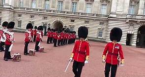 Cambio de guardia en el Palacio de Buckingham, Londres, Reino Unido!!