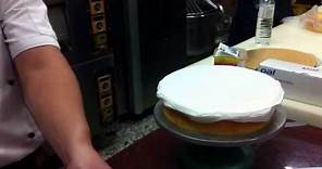 乙級烘焙教學-抹蛋糕裝飾課程