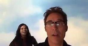 Carlos Valdes and Tom Cavanagh Have Fun On The Waverider