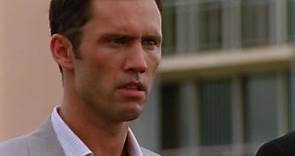 Burn Notice S02 E01 Breaking and Entering