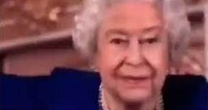 The Queen dancing to Somebody that I used to know | Meme