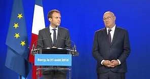 Passation de pouvoirs tendue entre Emmanuel Macron et Michel Sapin