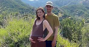 'Harry Potter' actress Bonnie Wright expecting 1st child