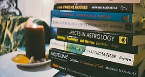 Astrology Books I Read and Recommend! (or not) 📚💜 \\ Zodiac Books