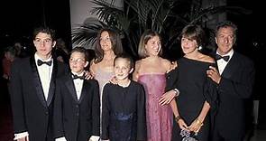 Legendary Dustin Hoffman's Family: Wife and Grown-Up Kids - BHW